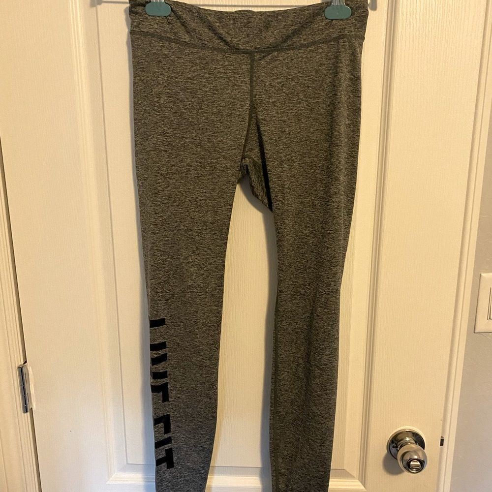 Live Fit brand leggings - Size M